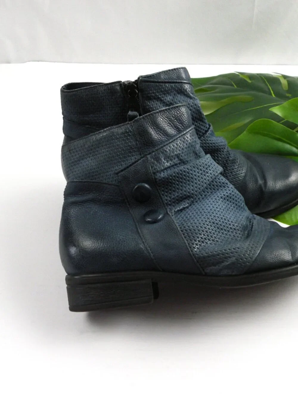 Miz Mooz Leather Ankle Boots Sallie in River Vintage Blue Size 39 8.5-9 Wide